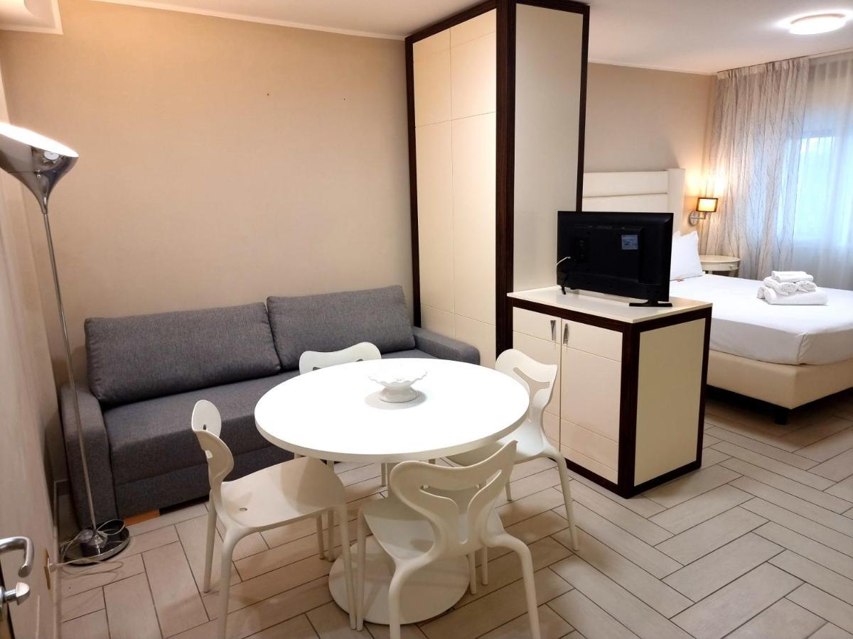 Nero D'Avorio Apartments Rimini Kültér fotó
