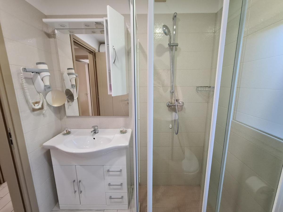 Nero D'Avorio Apartments Rimini Kültér fotó