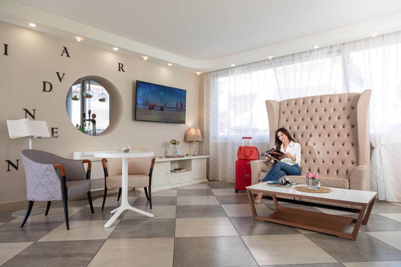 Nero D'Avorio Apartments Rimini Kültér fotó
